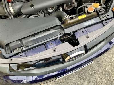 WRX STIのSTIエンブレムを前後交換しました。