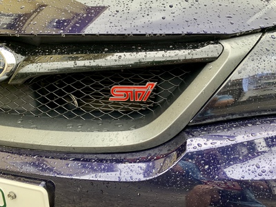 WRX STIのSTIエンブレムを前後交換しました。